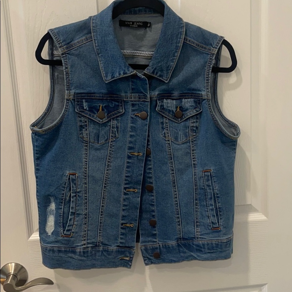 Sleeveless jean jacket size L- Max Jeans